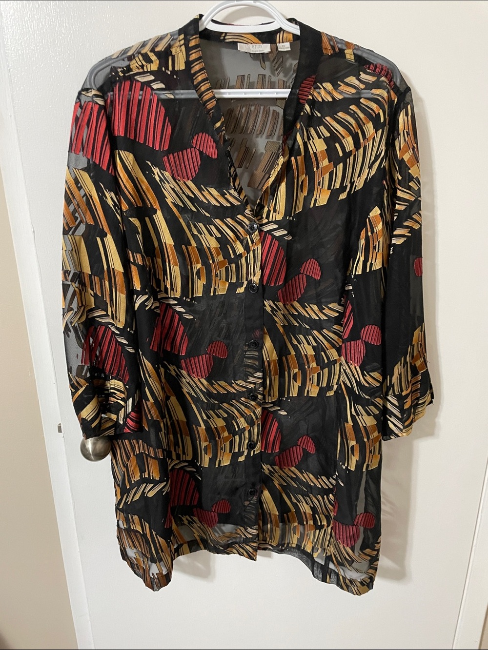 Erin London Black Sheer Button-Front Tunic with Red and Gold Print Size 1X